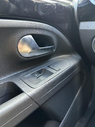 Volkswagen Up!  picture 10