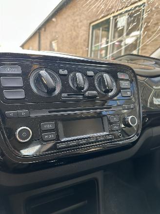 Volkswagen Up!  picture 13