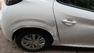 Peugeot 208 Peugeot 208 1.2 PureTech Active picture 23