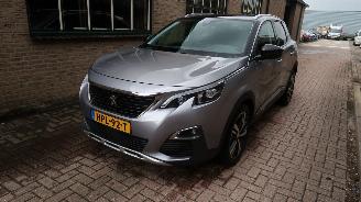 damaged passenger cars Peugeot 3008 Peugeot 3008 1.6 e-THP Allure 2017/6