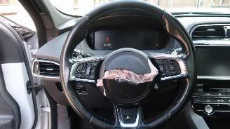 Jaguar F-Pace Jaguar F-PACE 2.0 Portfolio AWD 30t picture 11