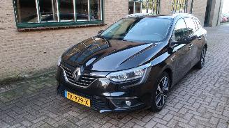 Vaurioauto  passenger cars Renault Mégane Renault Mégane Estate 1.3 TCe Bose 2018/8