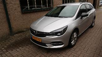 Voiture accidenté Opel Astra Opel Astra Sports Tourer 1.2 Business Edition 2021/10