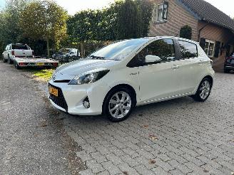 skadebil auto Toyota Yaris 1.5 Full Hybrid Dynamic 2012/11
