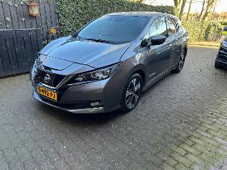 krockskadad bil auto Nissan Leaf Tekna 40 kWh 2019/1