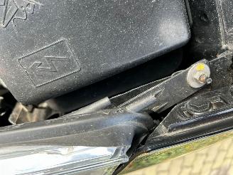 Renault Clio 0.9 TCe Limited picture 17