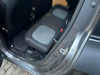 Renault Twingo 1.0 SCe Collection picture 23