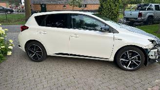 Toyota Auris 1.8 Hybrid Dynamic Ultimate picture 8