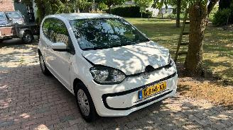 skadebil auto Volkswagen Up! 1.0 move up! BlueMotion 2013/1