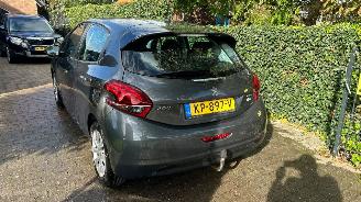 Peugeot 208 1.2 PureTech Blue Lion picture 2