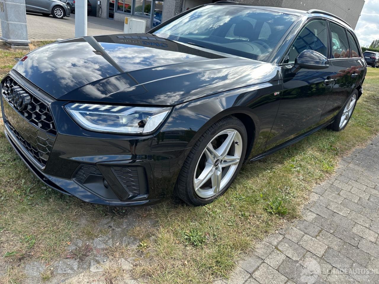 Audi A4 S-LINE