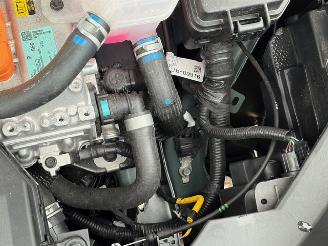 Kia Niro 1.6 GDI PHEV HYBRIDE 171 PK ! ( SCHROEFSCHADE ) picture 12