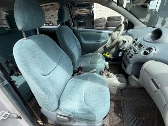 Toyota Yaris 1.3 16v VVT ( INRUIL VERKREGEN ) picture 18