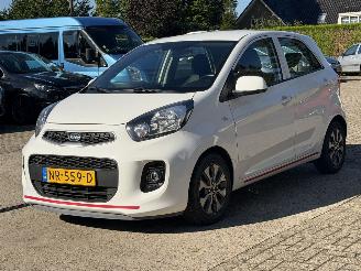 Damaged car Kia Picanto 1.0 CVVT economy plusline. Navi | Camera | inruil verkregen. 2017/4