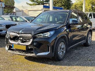 uszkodzony samochody osobowe BMW iX1 eDrive 20 67 KWH. ( schroefschade ) 2025/9