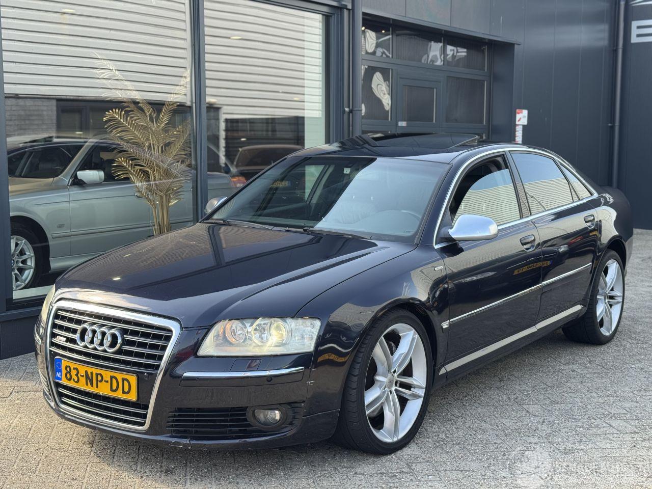 Audi A8 3.7 quattro Pro line
