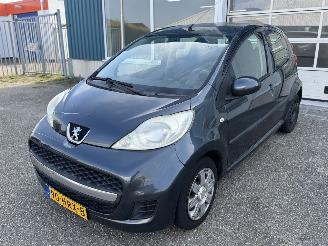 Auto incidentate Peugeot 107 1.0-12V XS Automaat 2009/2