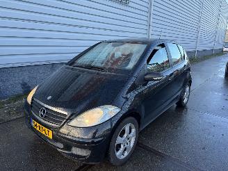 krockskadad bil auto Mercedes A-klasse A150 automaat 2005/8