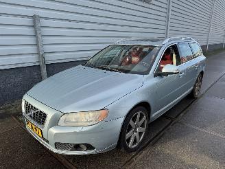 krockskadad bil auto Volvo V-70 Volvo V70 2.4 D5 Summum 2008/3