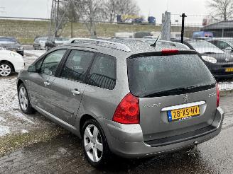 Peugeot 307 2.0-16V ST Pack Business picture 6