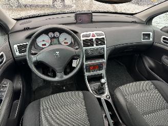 Peugeot 307 2.0-16V ST Pack Business picture 14