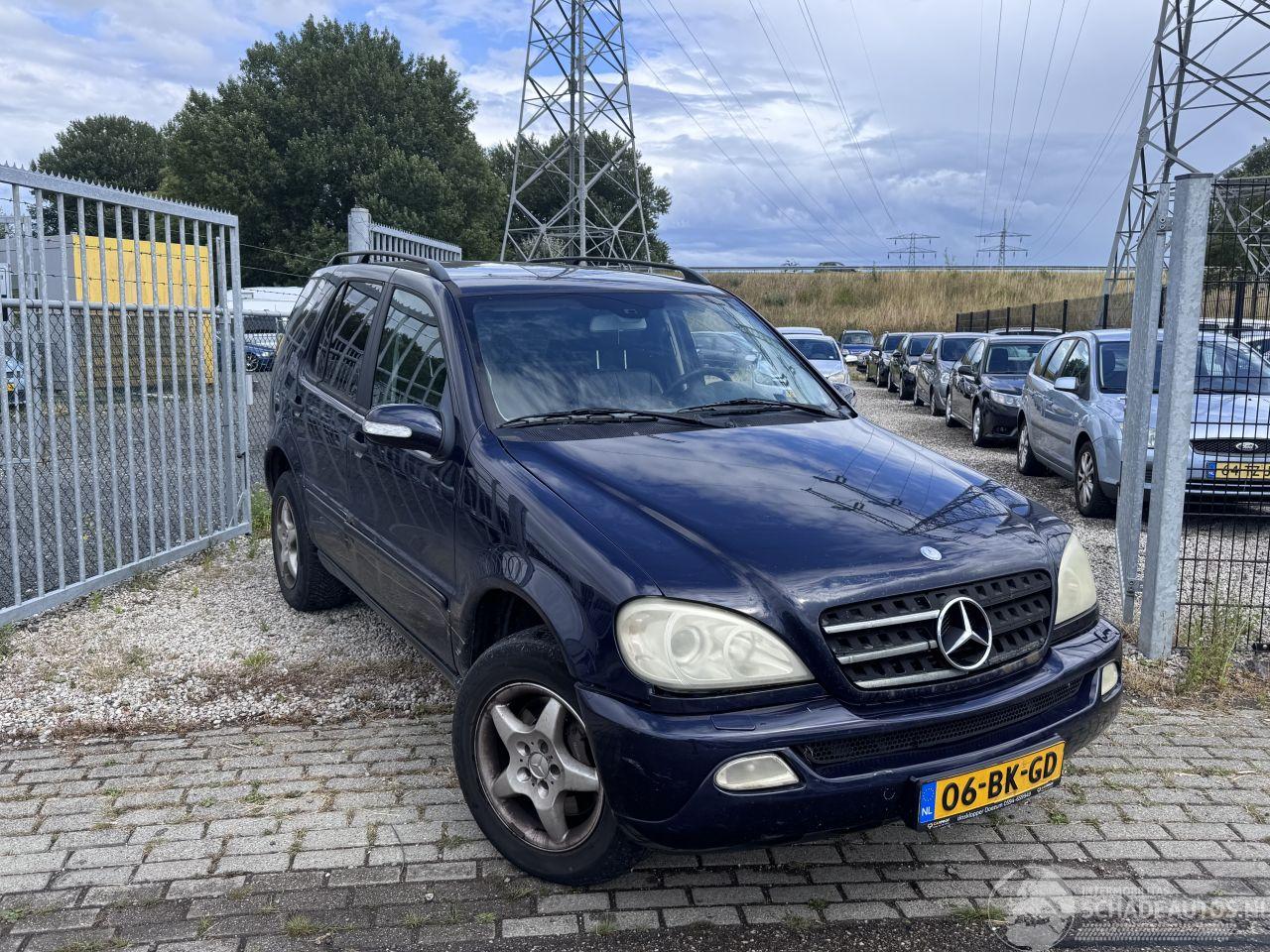 Mercedes M-klasse grijs kenteken!