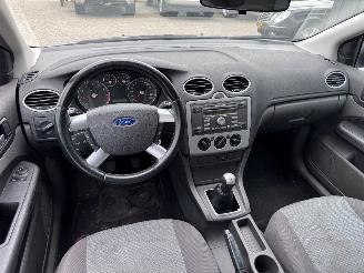 Ford Focus 1.6 16-V trend picture 10
