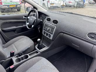 Ford Focus 1.6 16-V trend picture 14