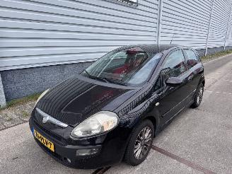Damaged car Fiat Punto Evo 1.3 M-jet Dynamic 2011/2