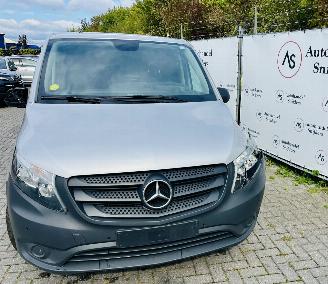 Vaurioauto  passenger cars Mercedes Vito  2022/2