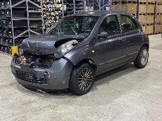 Schadeauto Nissan Micra Nissan Micra 1.2 visia automaat 2003/8