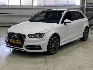 Coche accidentado Audi A3 SPORTBACK E-TRON 2015/12