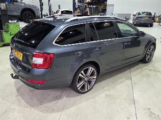 Skoda Octavia 1.6 TDI Greentech PANO picture 4