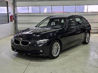 Voiture accidenté BMW 3-serie 318D 2015/6