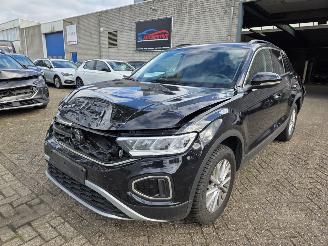 škoda osobní automobily Volkswagen T-Roc 1.5 TSI DSG  Virtual Led Acc Aut.Inparkeren Stoelverw. App-Connect Privacy-Glass 110KW/150PK 2025/2
