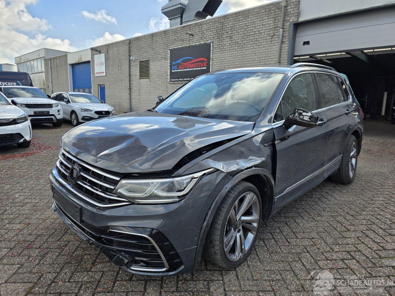 Volkswagen Tiguan R-Line TDI DSG 4Motion Virtual Head-Up Led Camera Sfeerverl. Stuurverw. Stoelverw. Trekhaak 147KW/200PK