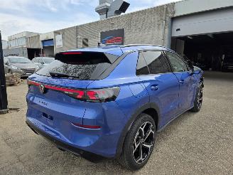 Unfallwagen Volkswagen T-Roc R-Line 1.5eTSI Head-Up IQ-Light SurroundView Virtual Keyless Sfeerverl. Acc Stuurverw. Drive-Mode 110KW / 150PK 2025/11