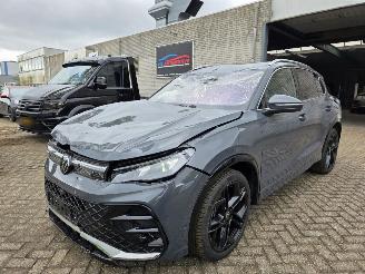 Auto incidentate Volkswagen Tiguan R-Line 1.5eTSI ProMax-Navi Head-Up Keyless IQ-Light 360View Massage Sfeerverl. Acc Lane-Assist Trekhaak 110KW/150PK 2024/3
