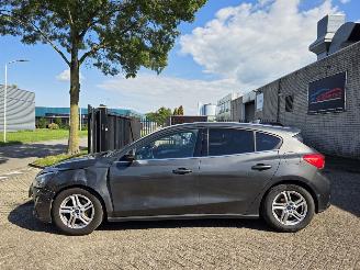 Ford Focus 1.0 EcoBoost Led Acc Camera Led Navi Lane-Assist Stuurverw. Voorruitverw. 74KW/100PK picture 2