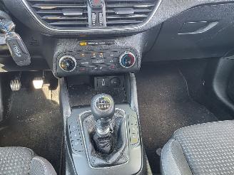Ford Focus 1.0 EcoBoost Led Acc Camera Led Navi Lane-Assist Stuurverw. Voorruitverw. 74KW/100PK picture 16