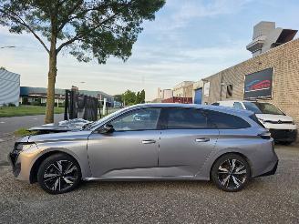 Damaged car Peugeot 308 Allure Automaat Virtual Keyless Camera Navi Led 96KW / 131PK 2023/12