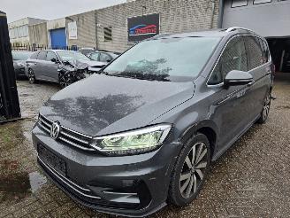 Avarii autoturisme Volkswagen Touran R-LINE 1.5TSI DSG PANO 7-Zits Led Alcantara Keyless Camera Navi Acc 110KW / 150PK 2020/5