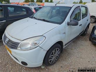 Coche siniestrado Dacia Sandero Sandero I (BS), Hatchback, 2008 / 2013 1.2 16V 2009/8