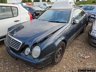 rozbiórka samochody osobowe Mercedes CLK CLK (C208), Coupe, 1997 / 2002 2.0 200K Evo 16V 2002/2
