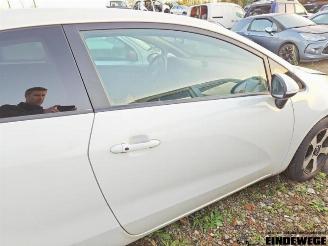 Kia Rio Rio III (UB), Hatchback, 2011 / 2017 1.2 CVVT 16V picture 10