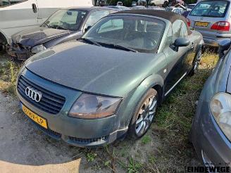 Coche siniestrado Audi TT TT Roadster (8N9), Cabrio, 1999 / 2007 1.8 20V Turbo 2001/12