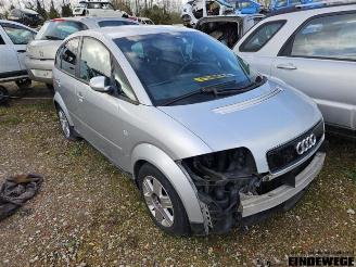 Vrakbiler auto Audi A2 A2 (8Z0), Hatchback, 2000 / 2005 1.4 16V 2002/2