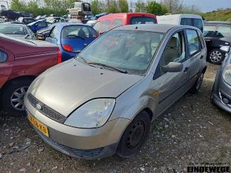 Coche siniestrado Ford Fiesta Fiesta 5 (JD/JH), Hatchback, 2001 / 2009 1.3 2002/10
