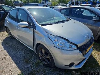 Salvage car Peugeot 208 208 I (CA/CC/CK/CL), Hatchback, 2012 / 2019 1.2 Vti 12V PureTech 82 2013/11