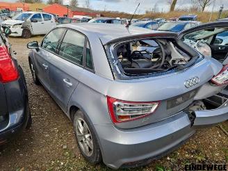 Audi A1 A1 Sportback (8XA/8XF), Hatchback 5-drs, 2011 / 2018 1.0 TFSI Ultra 12V picture 4